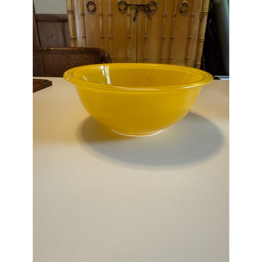 Vintage Pyrex 323 Yellow Mixing Bowl 1.5L Round Glass Nesting Bowl Made in USA